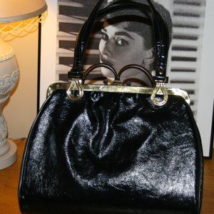 CUTE VINTAGE BLACK HANDBAG PURSE WITH GOLD TONED HARDWARE